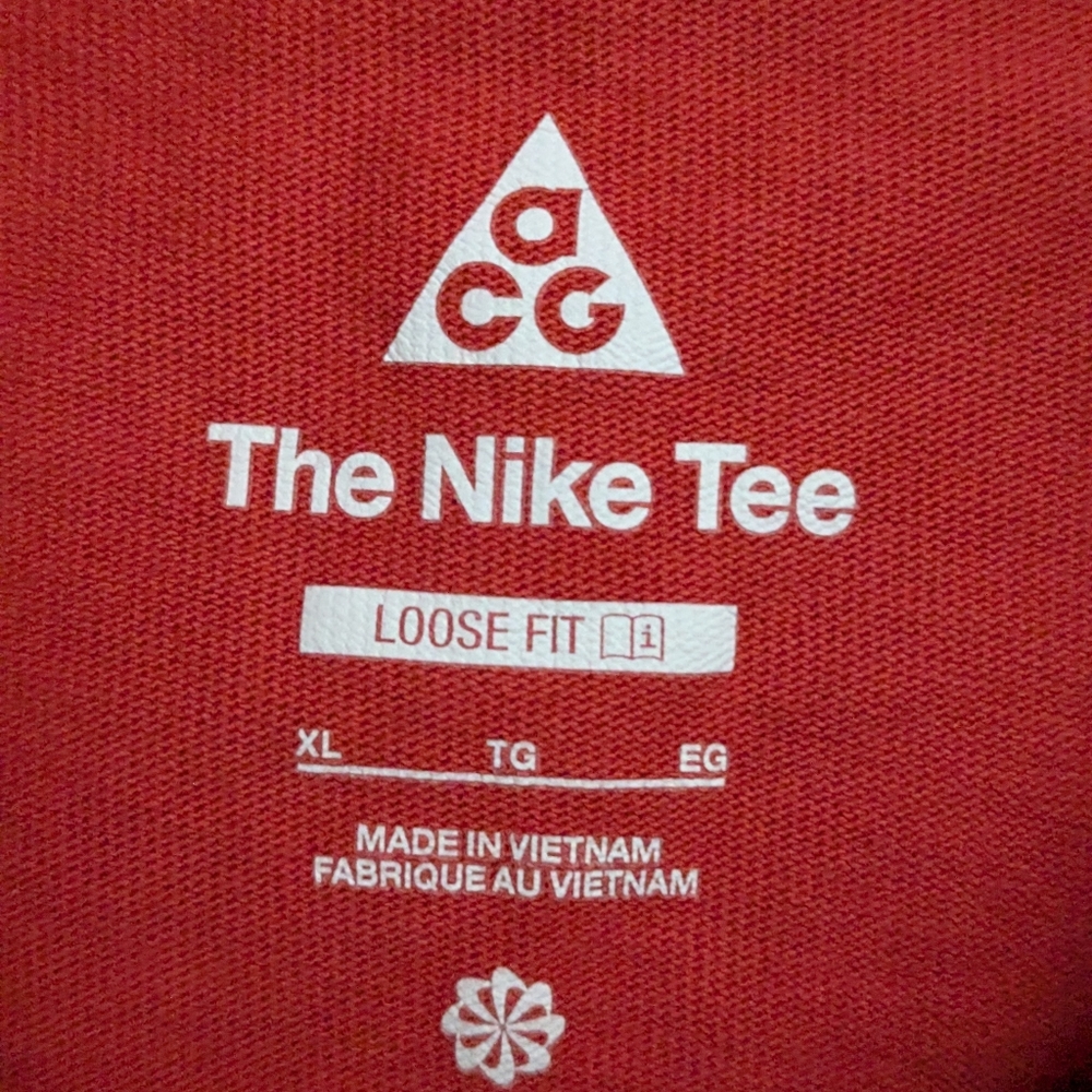 Nike - Picture 4 of 4
